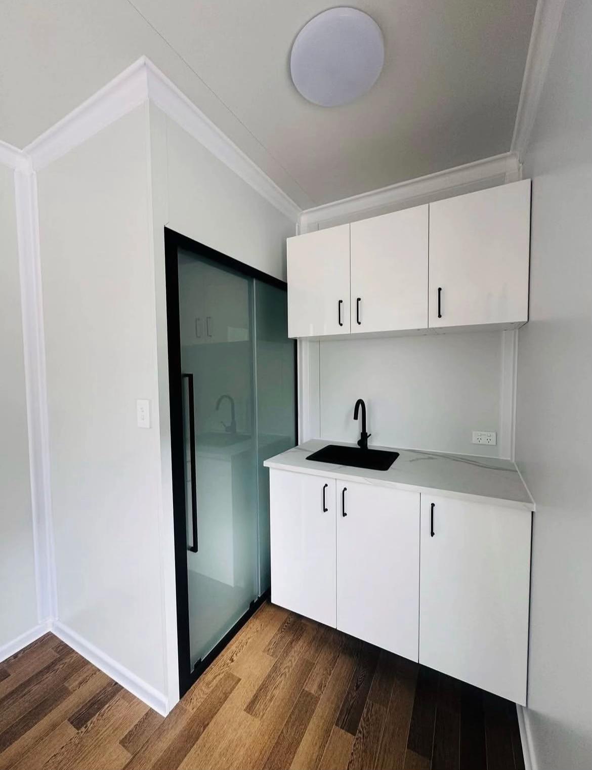 CASA PREFABRICADA ( Módulo de oficina )CON DUCHA Y COCINA