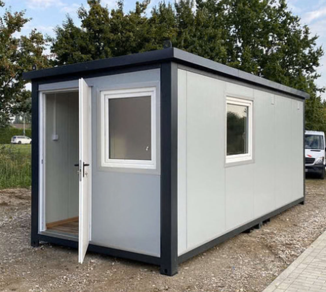 Oficina modular de 6,00 x 2,40 m con baño, ducha y cocina