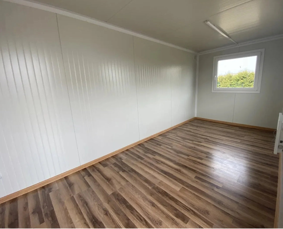 Oficina modular prefabricada de 5 × 2,4 m con aislamiento