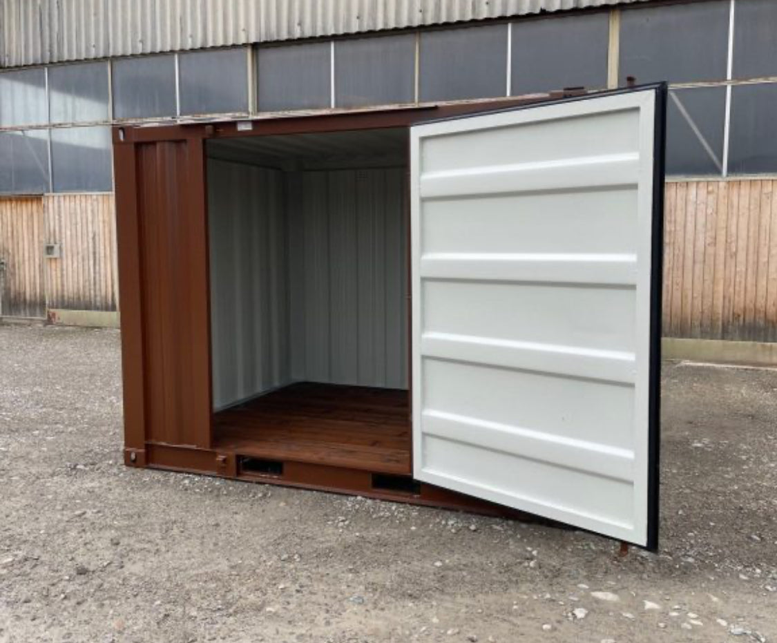 Contenedor de almacenamiento de 2,74 m con puerta lateral
