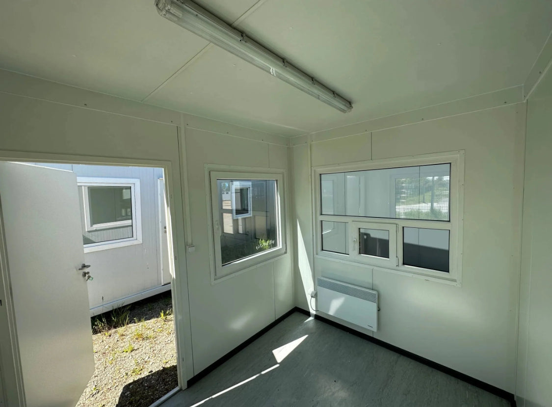 Contenedor de oficina de 3,00 × 2,44 m – Puesto de seguridad/control