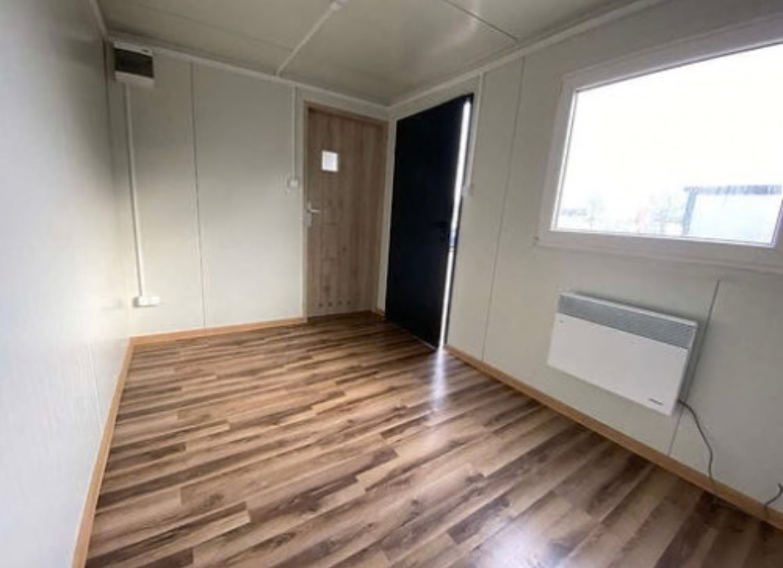 Oficina en contenedor de 5x2,20 m con baño