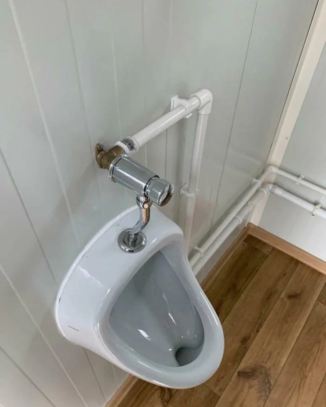 Cabina de aseo doble con tanque séptico

Modelo de madera de alta gama