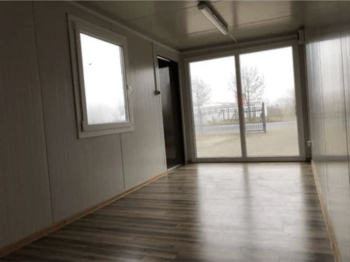 Oficina modular prefabricada de 5 × 2,4 m con aislamiento