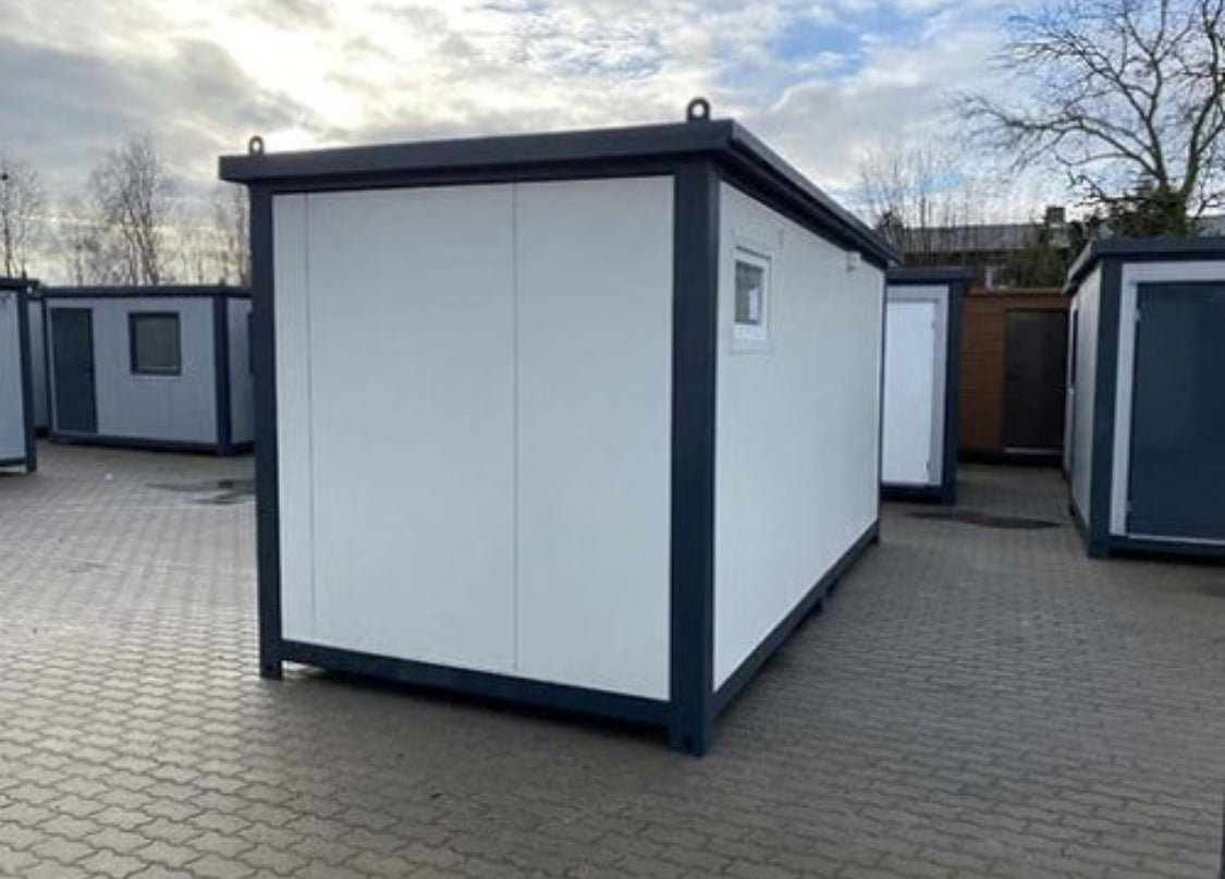 Oficina en contenedor de 5x2,20 m con baño