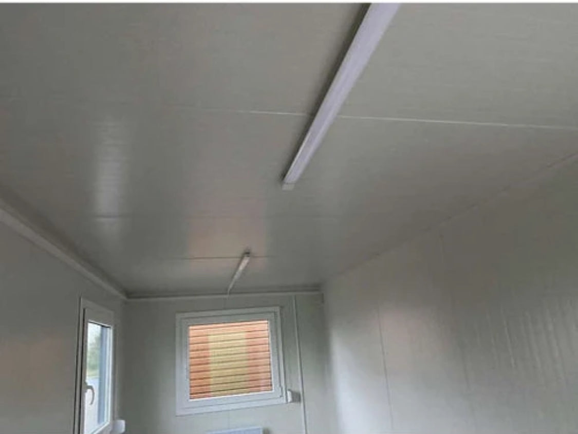 Oficina modular prefabricada con persianas de 6 x 2,4 m