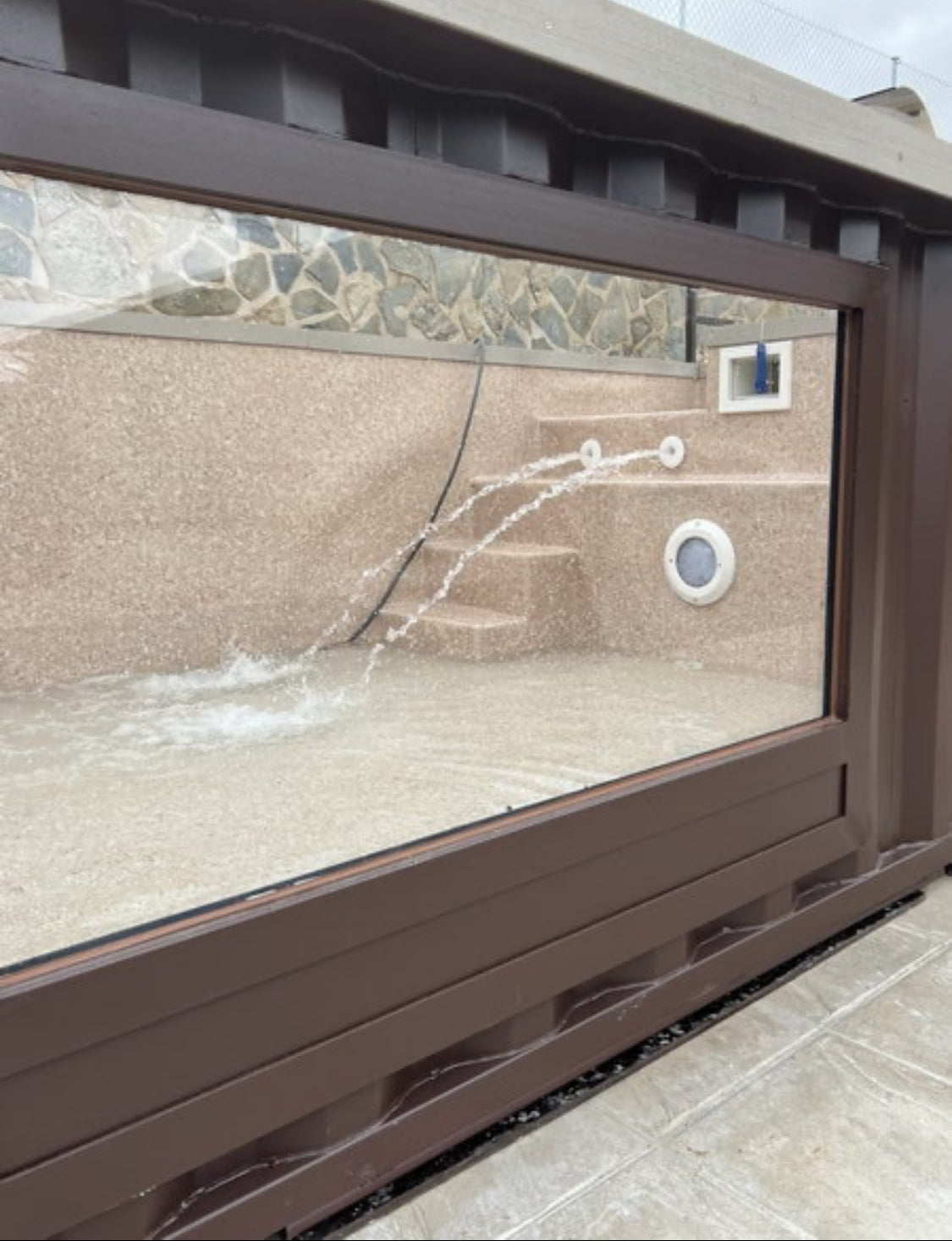 contenedor de 20 pies transformado en piscina